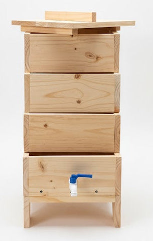 Vermicompostera 4 Niveles con Estanque y llave